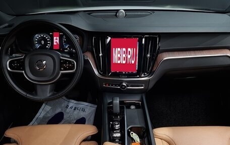 Volvo V60 II, 2021 год, 3 240 334 рублей, 5 фотография