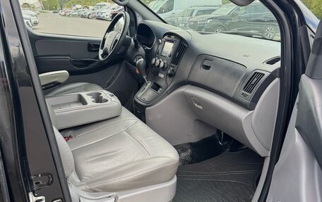 Hyundai Grand Starex Grand Starex I рестайлинг 2, 2015 год, 1 870 000 рублей, 3 фотография