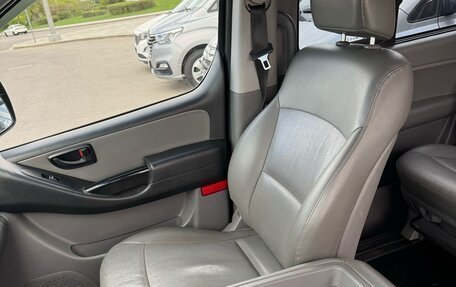 Hyundai Grand Starex Grand Starex I рестайлинг 2, 2015 год, 1 870 000 рублей, 6 фотография