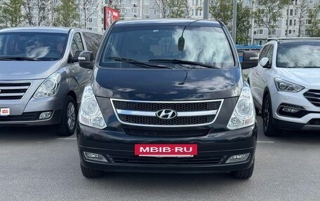 Hyundai Grand Starex Grand Starex I рестайлинг 2, 2015 год, 1 870 000 рублей, 13 фотография
