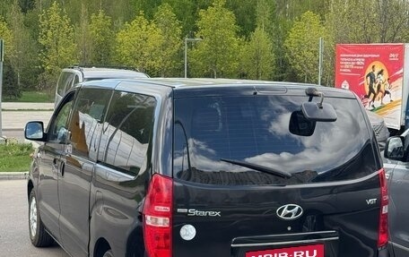 Hyundai Grand Starex Grand Starex I рестайлинг 2, 2015 год, 1 870 000 рублей, 11 фотография