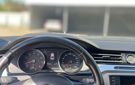 Volkswagen Passat B8 рестайлинг, 2015 год, 1 800 000 рублей, 7 фотография