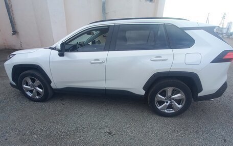 Toyota RAV4, 2020 год, 2 580 000 рублей, 6 фотография