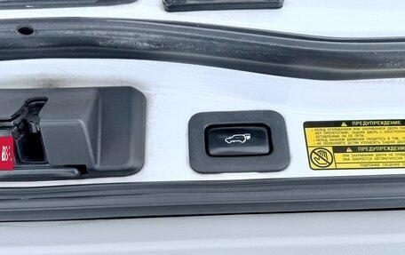 Toyota Land Cruiser 200, 2013 год, 3 080 000 рублей, 14 фотография