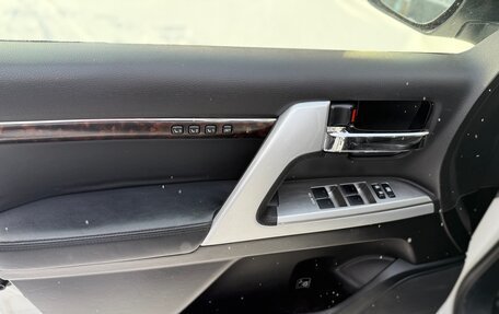 Toyota Land Cruiser 200, 2013 год, 3 080 000 рублей, 20 фотография