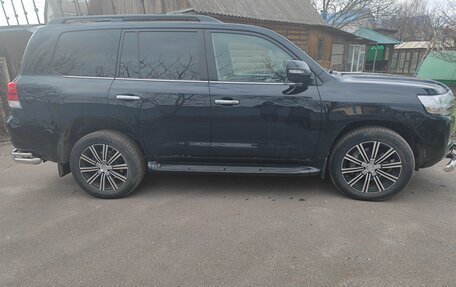 Toyota Land Cruiser 200, 2016 год, 5 850 000 рублей, 1 фотография