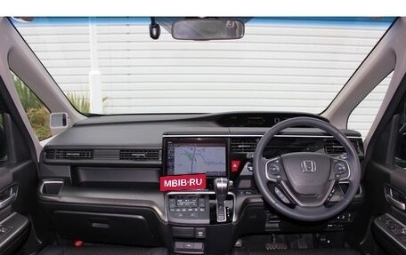 Honda Stepwgn IV, 2021 год, 2 140 000 рублей, 6 фотография