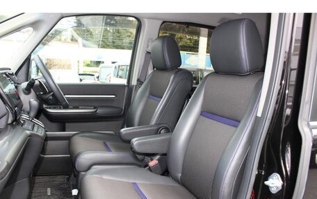 Honda Stepwgn IV, 2021 год, 2 140 000 рублей, 13 фотография