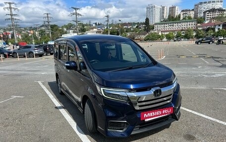 Honda Stepwgn IV, 2018 год, 3 299 000 рублей, 2 фотография