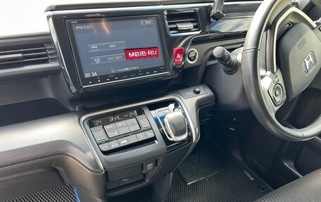 Honda Stepwgn IV, 2018 год, 3 299 000 рублей, 25 фотография
