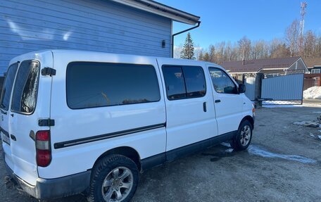 Toyota HiAce, 2002 год, 1 000 000 рублей, 8 фотография