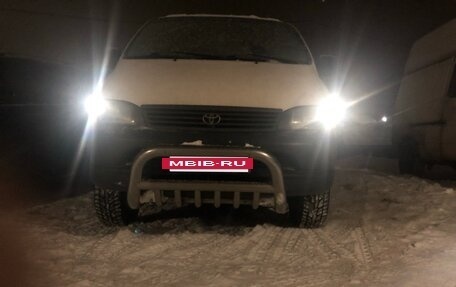 Toyota HiAce, 2002 год, 1 000 000 рублей, 2 фотография