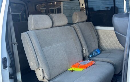 Toyota HiAce, 2002 год, 1 000 000 рублей, 16 фотография