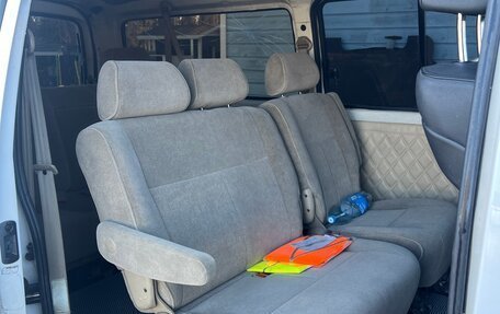 Toyota HiAce, 2002 год, 1 000 000 рублей, 17 фотография