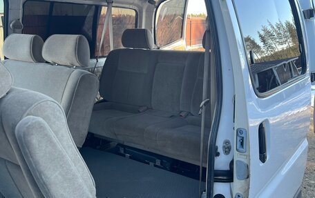 Toyota HiAce, 2002 год, 1 000 000 рублей, 15 фотография