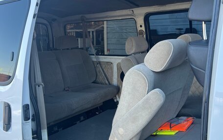 Toyota HiAce, 2002 год, 1 000 000 рублей, 18 фотография