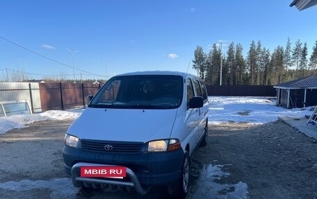 Toyota HiAce, 2002 год, 1 000 000 рублей, 4 фотография