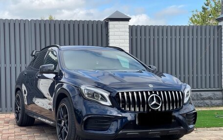 Mercedes-Benz GLA, 2018 год, 2 100 000 рублей, 3 фотография