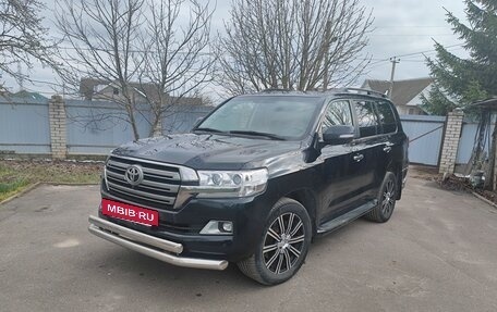 Toyota Land Cruiser 200, 2016 год, 5 850 000 рублей, 2 фотография