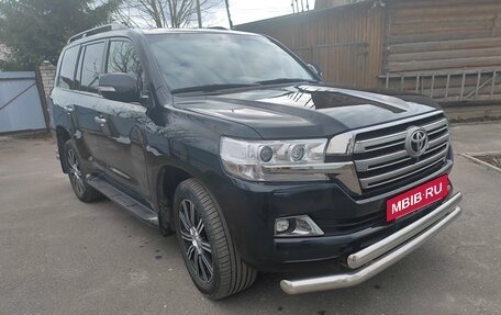 Toyota Land Cruiser 200, 2016 год, 5 850 000 рублей, 3 фотография