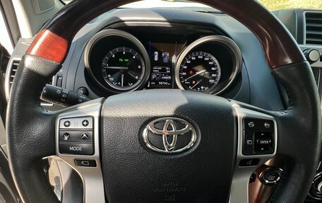 Toyota Land Cruiser Prado 150 рестайлинг 2, 2017 год, 4 980 000 рублей, 10 фотография
