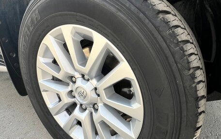 Toyota Land Cruiser Prado 150 рестайлинг 2, 2017 год, 4 980 000 рублей, 23 фотография