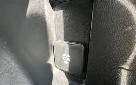 Toyota Land Cruiser Prado 150 рестайлинг 2, 2017 год, 4 980 000 рублей, 30 фотография