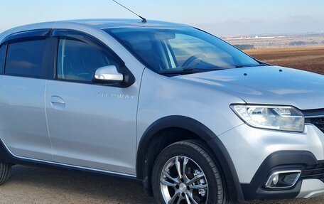 Renault Logan II, 2019 год, 1 184 000 рублей, 3 фотография