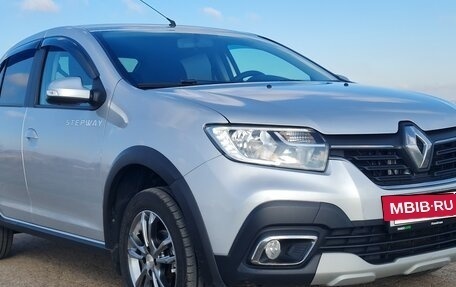 Renault Logan II, 2019 год, 1 184 000 рублей, 2 фотография