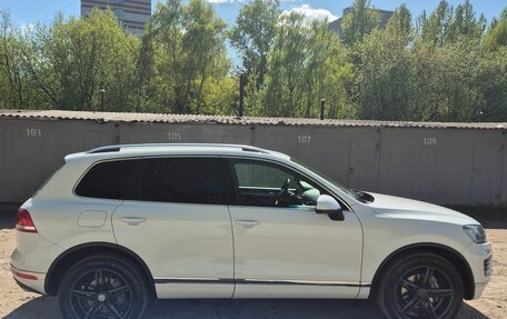 Volkswagen Touareg III, 2015 год, 2 490 000 рублей, 4 фотография