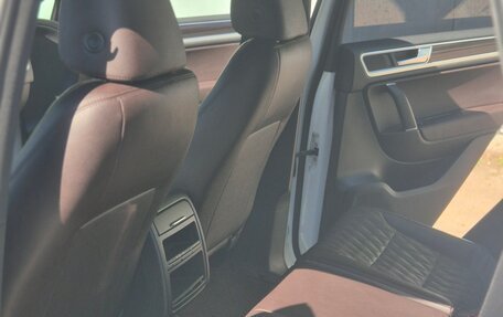 Volkswagen Touareg III, 2015 год, 2 490 000 рублей, 9 фотография
