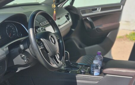 Volkswagen Touareg III, 2015 год, 2 490 000 рублей, 10 фотография
