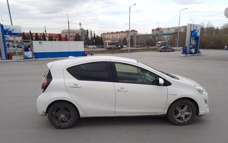 Toyota Aqua I, 2016 год, 999 999 рублей, 4 фотография