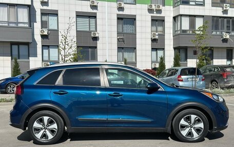 KIA Niro I, 2018 год, 1 797 000 рублей, 11 фотография