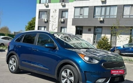 KIA Niro I, 2018 год, 1 797 000 рублей, 3 фотография