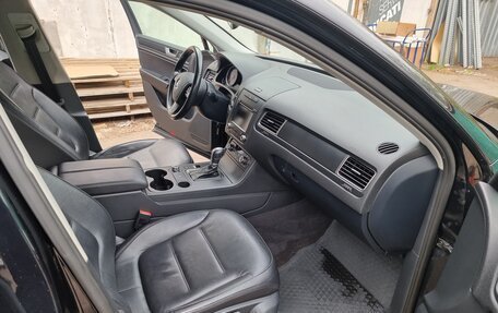 Volkswagen Touareg III, 2011 год, 2 000 000 рублей, 13 фотография
