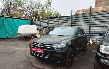 Volkswagen Touareg III, 2011 год, 2 000 000 рублей, 2 фотография
