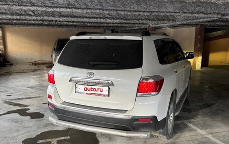 Toyota Highlander III, 2011 год, 2 100 000 рублей, 3 фотография