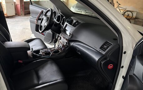 Toyota Highlander III, 2011 год, 2 100 000 рублей, 9 фотография