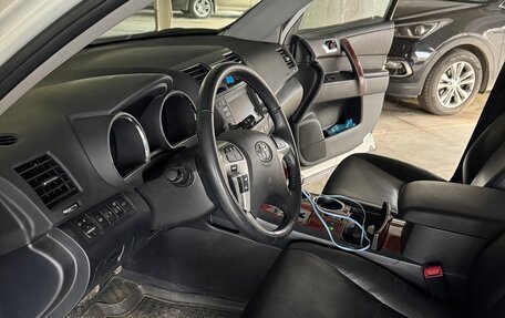 Toyota Highlander III, 2011 год, 2 100 000 рублей, 12 фотография