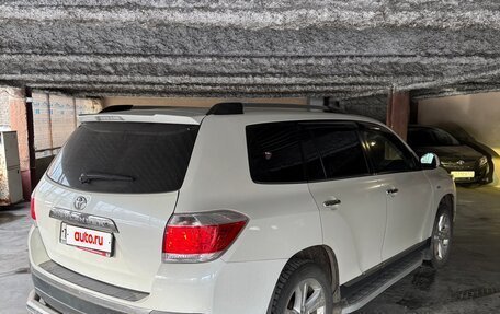 Toyota Highlander III, 2011 год, 2 100 000 рублей, 4 фотография