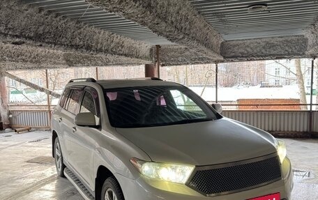 Toyota Highlander III, 2011 год, 2 100 000 рублей, 5 фотография