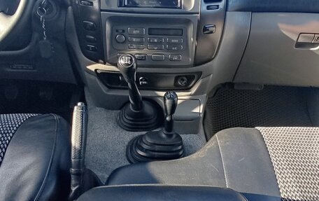 Toyota Land Cruiser 100 рестайлинг 2, 2006 год, 2 250 000 рублей, 19 фотография