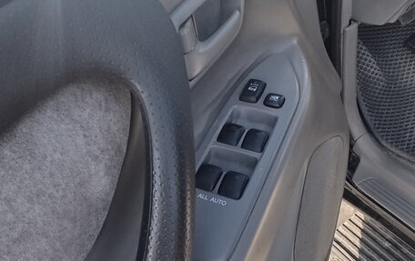 Toyota Land Cruiser 100 рестайлинг 2, 2006 год, 2 250 000 рублей, 20 фотография
