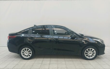 KIA Rio IV, 2018 год, 999 000 рублей, 4 фотография
