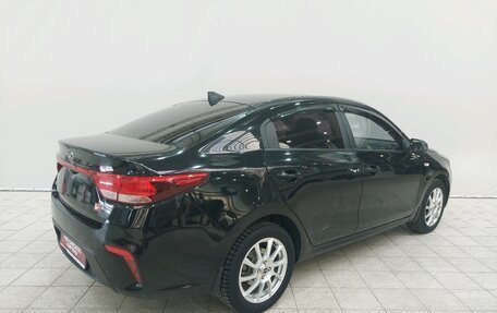 KIA Rio IV, 2018 год, 999 000 рублей, 5 фотография