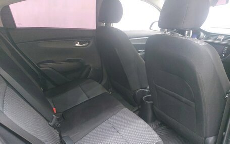 KIA Rio IV, 2018 год, 999 000 рублей, 18 фотография