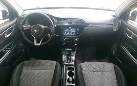 KIA Rio IV, 2018 год, 999 000 рублей, 12 фотография