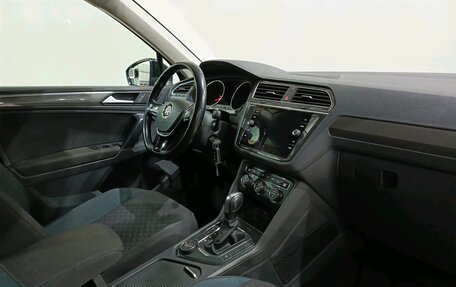 Volkswagen Tiguan II, 2019 год, 2 169 000 рублей, 21 фотография