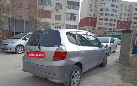 Honda Fit III, 2007 год, 380 000 рублей, 2 фотография